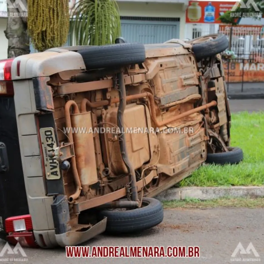 Acidente entre dois veículos no Parque das Palmeiras deixa um tombado
