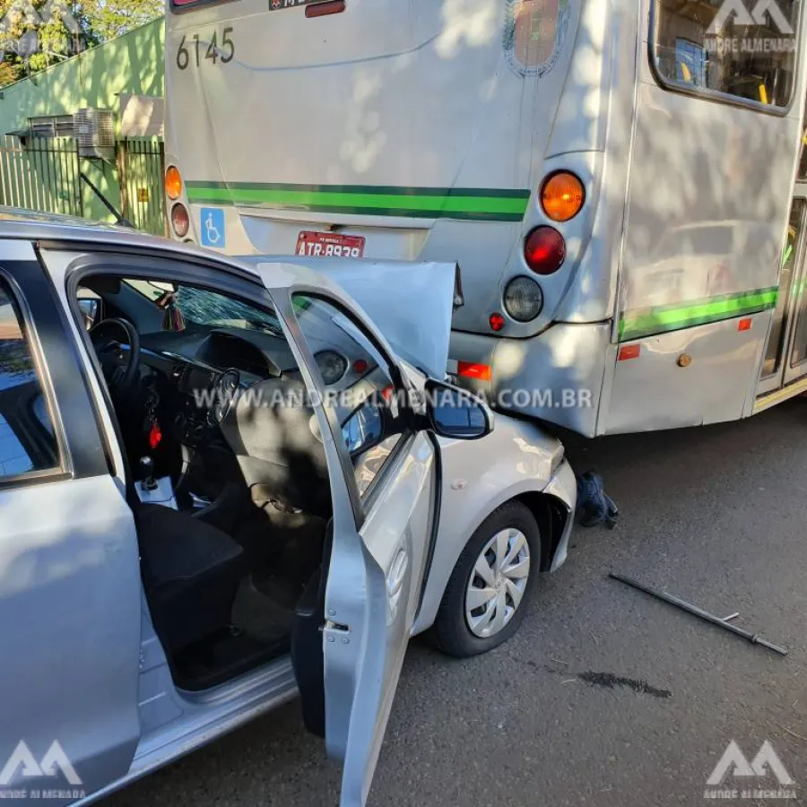 Motorista destrói carro ao bater na traseira de coletivo em Iguatemi
