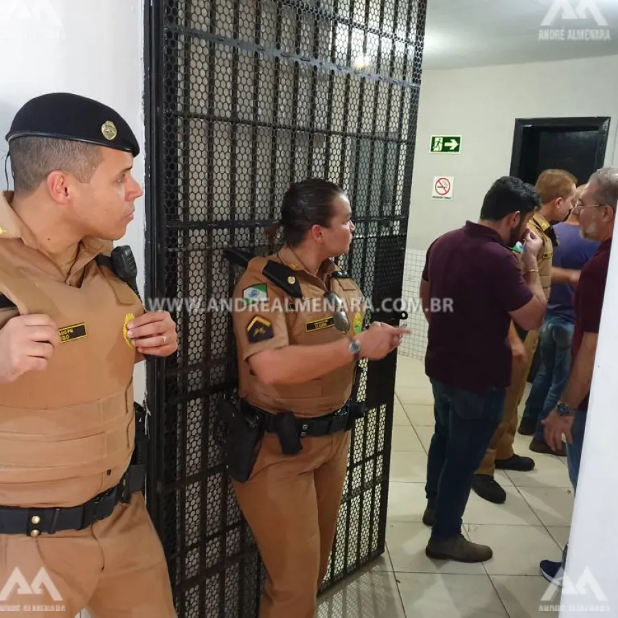 Detentos se rebelam e fazem dois presos de reféns em Maringá