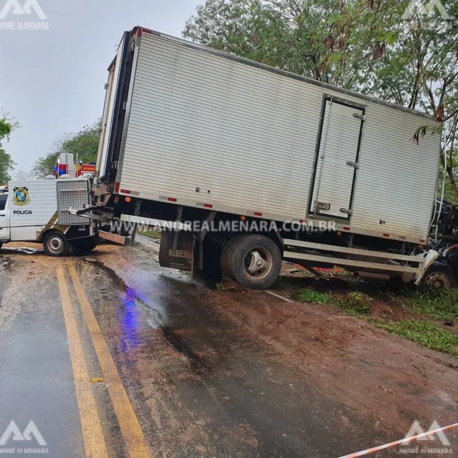 Moradores de Paiçandu morrem de acidente na rodovia PR-317