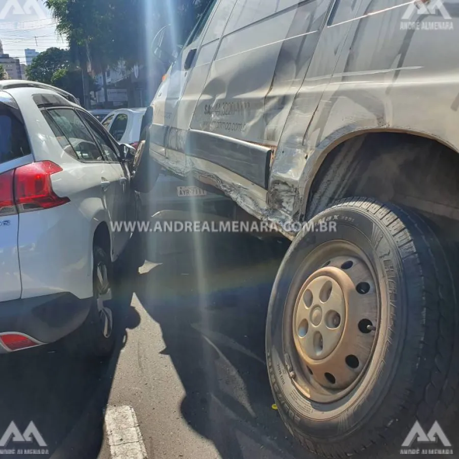 Motorista passa mal no volante e causa acidente no centro de Maringá