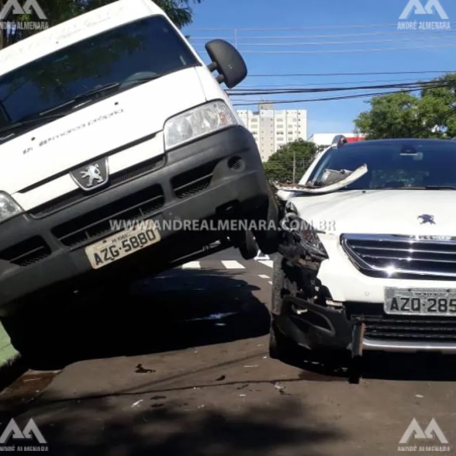 Motorista passa mal no volante e causa acidente no centro de Maringá