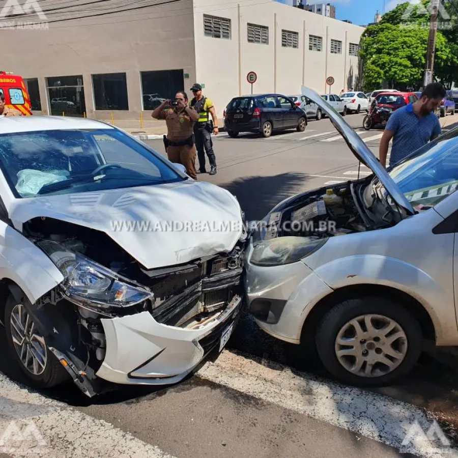 Carro invade preferencial e deixa mulher ferida em acidente no Novo Centro