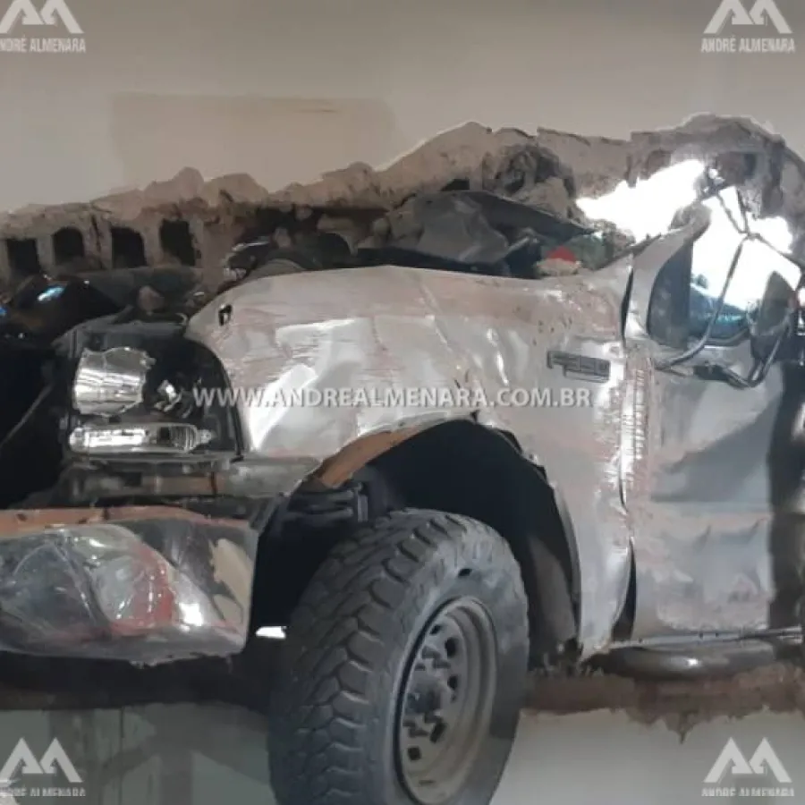 Motorista de camionete perde o controle e causa acidente grave em Maringá