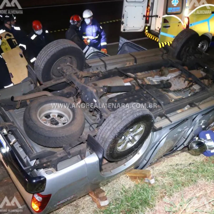 Motorista é resgatado após capotar camionete na rodovia de Marialva
