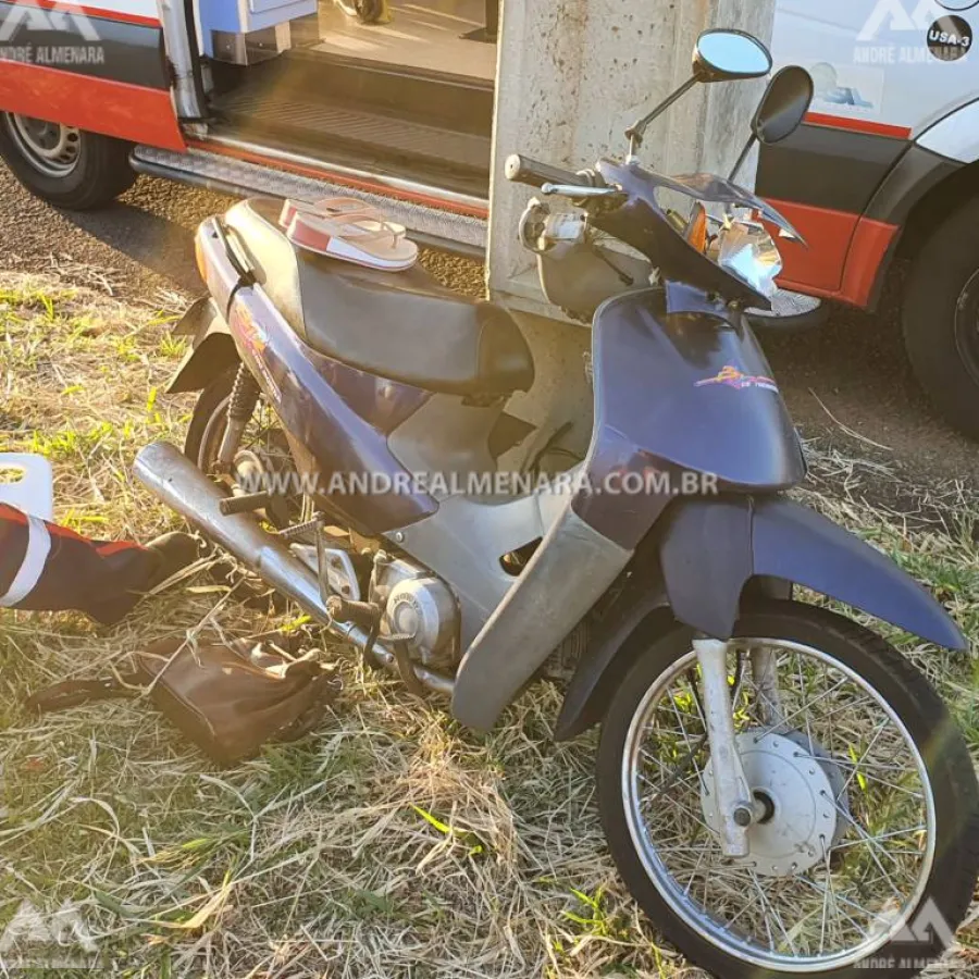 Mulher de 50 anos fica ferida ao bater moto contra poste em Maringá