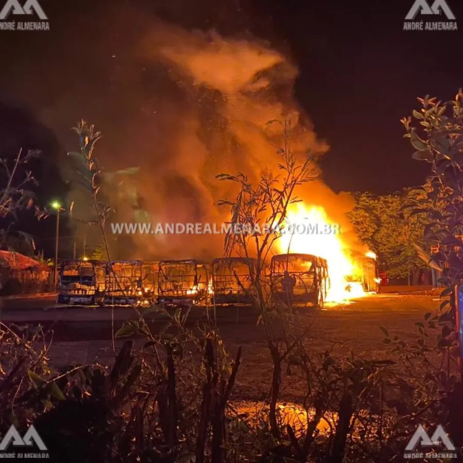Incêndio destrói ônibus da empresa Cidade Verde em Sarandi