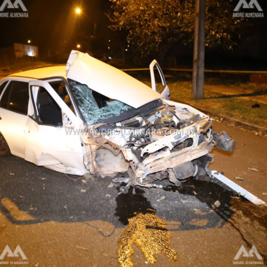 Motorista com sinais de embriaguez ao volante derruba poste em Maringá