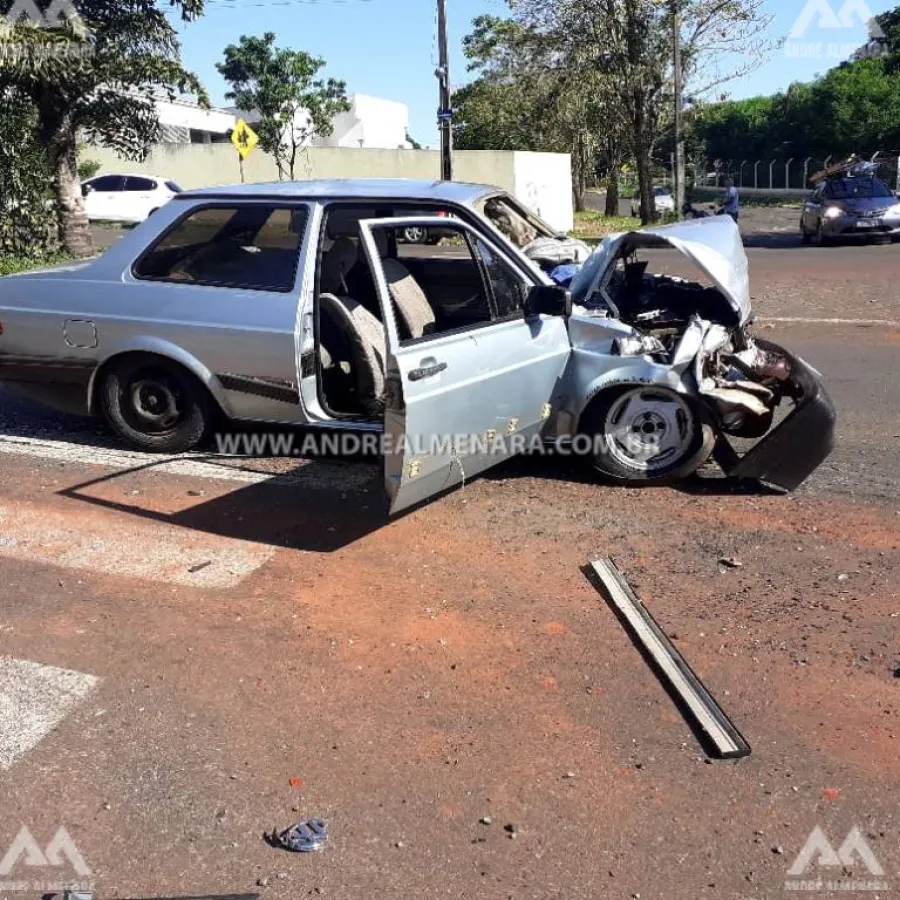 Quatro pessoas ficam feridas em acidente na Avenida das Palmeiras em Maringá