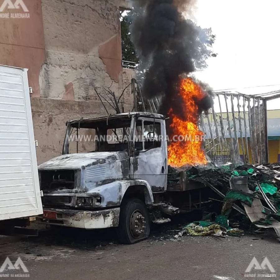 Rojão pode ter causado incêndio em caminhão na cidade de Sarandi