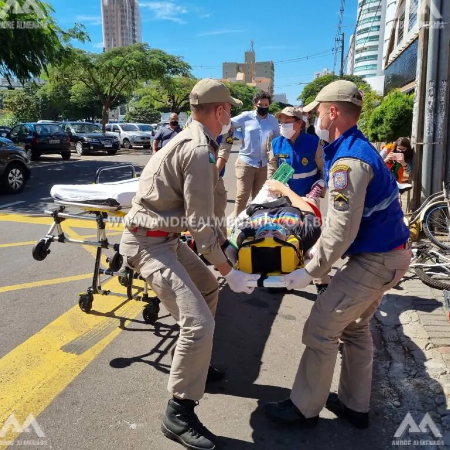 Motorista que saía do Mercadão Municipal atropela ciclista