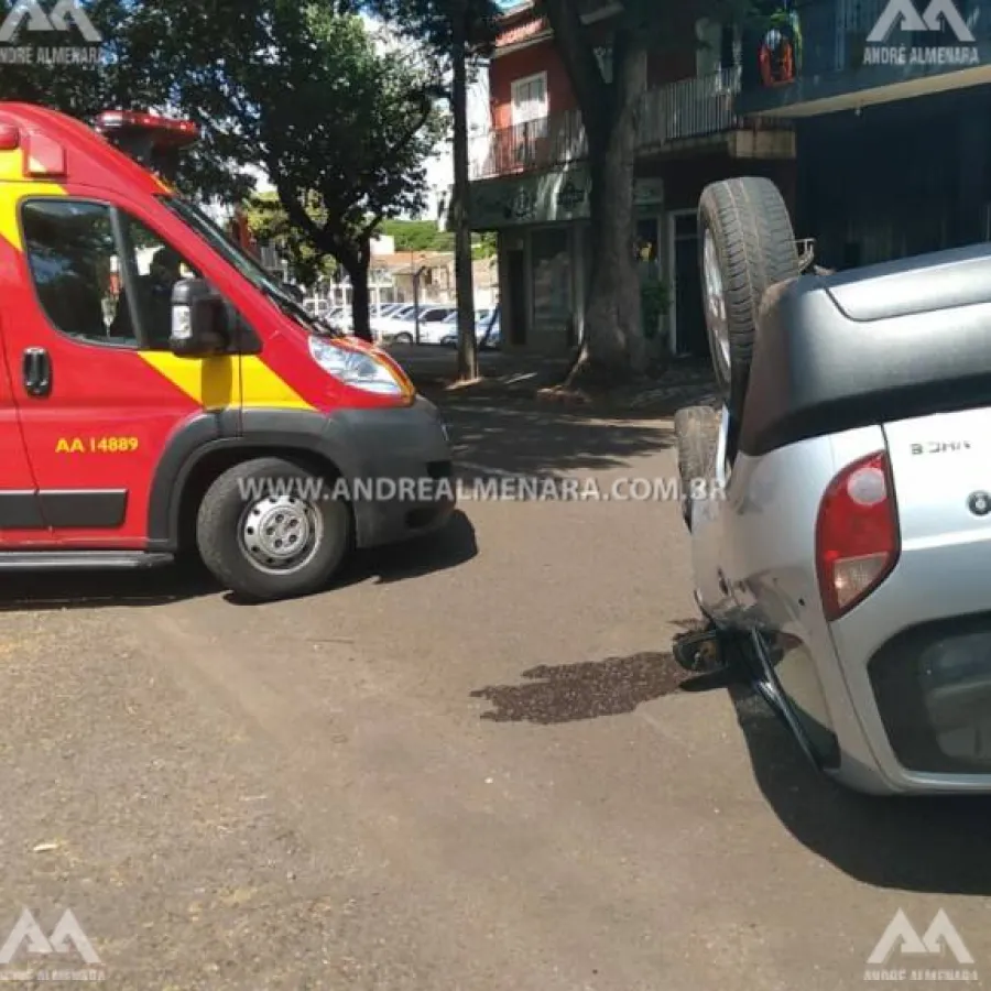 Mulher perde controle de veículo e capota na cidade de Maringá