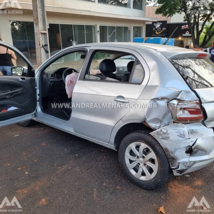 Motorista tomba veículo após se envolver em acidente com outros carros em Maringá