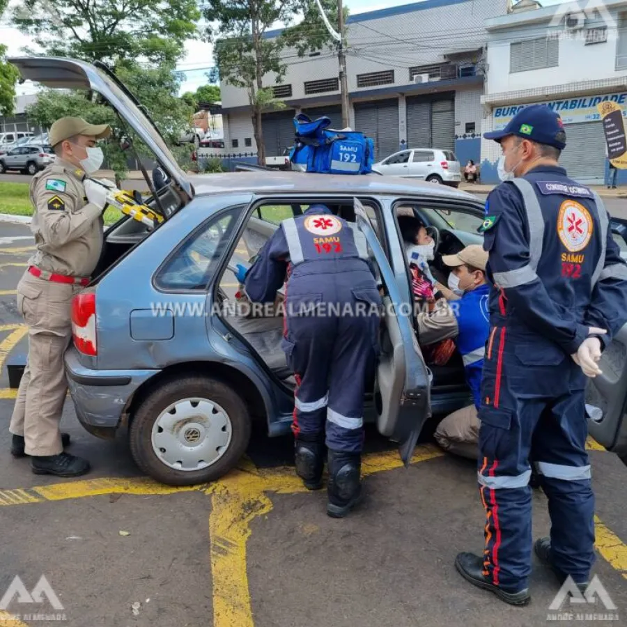 Adultos e criança ficam feridos em acidente na Avenida Tuiuti em Maringá