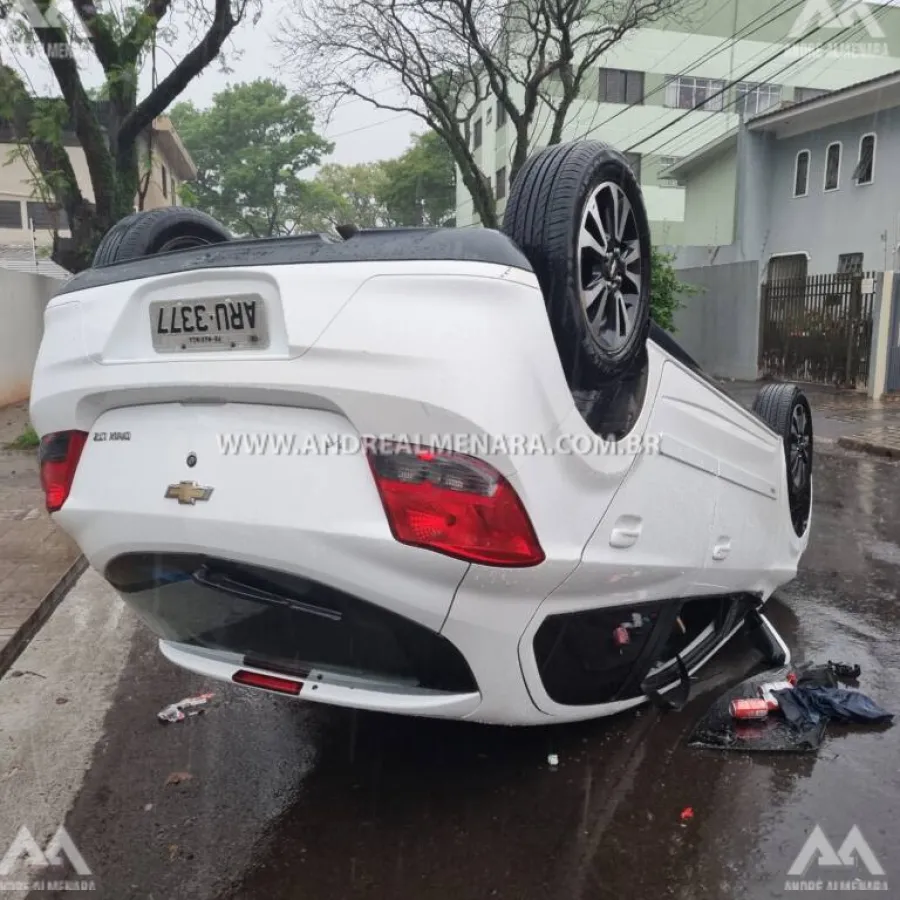 Motorista perde controle e capota veículo no Jardim Monte Carlo