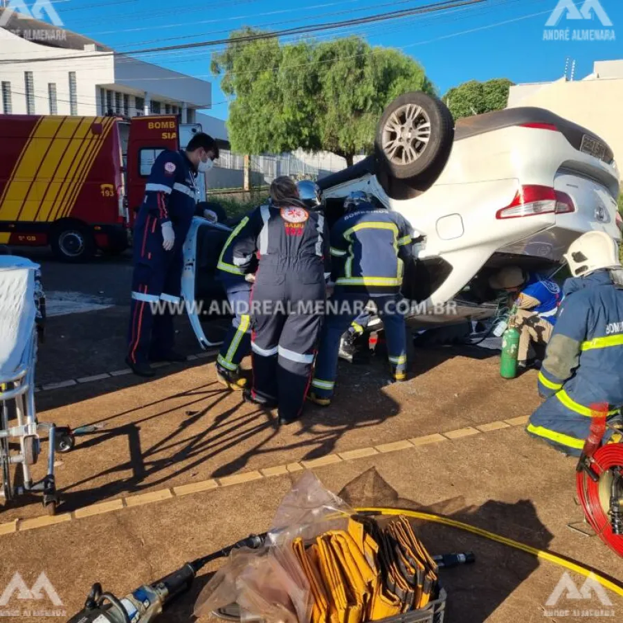 Duas pessoas ficaram feridas em acidente no Jardim Santa Helena em Maringá