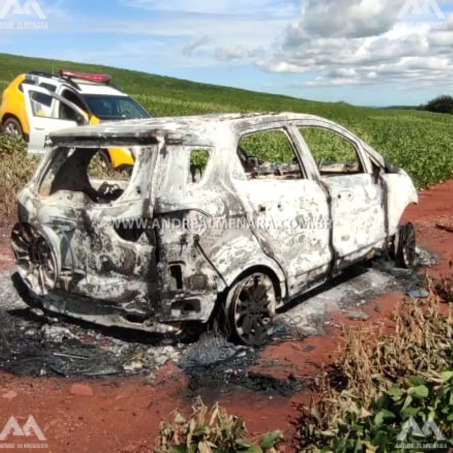Carro usado por criminosos em homicídio em Maringá é localizado queimado
