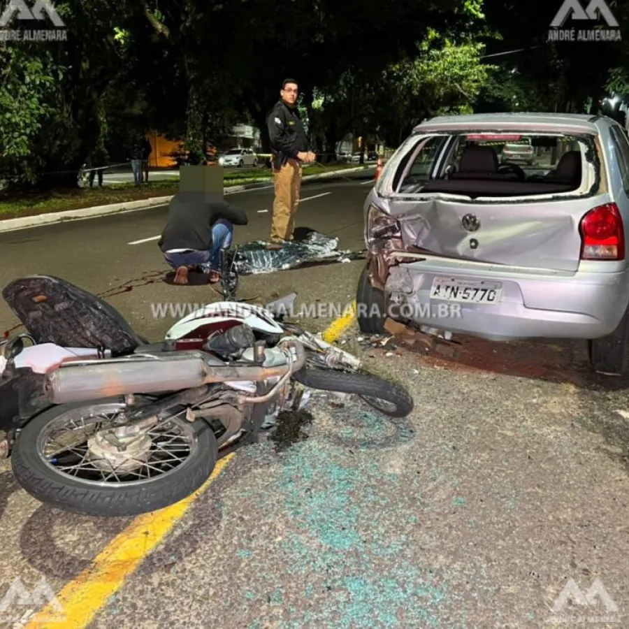 Jovem de 18 anos morre de moto ao bater na traseira de automóvel