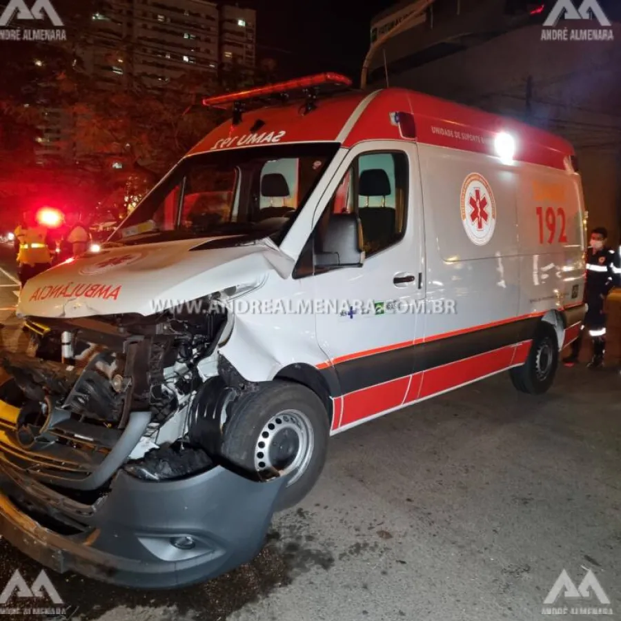 Ambulância do Samu se envolve em acidente durante atendimento