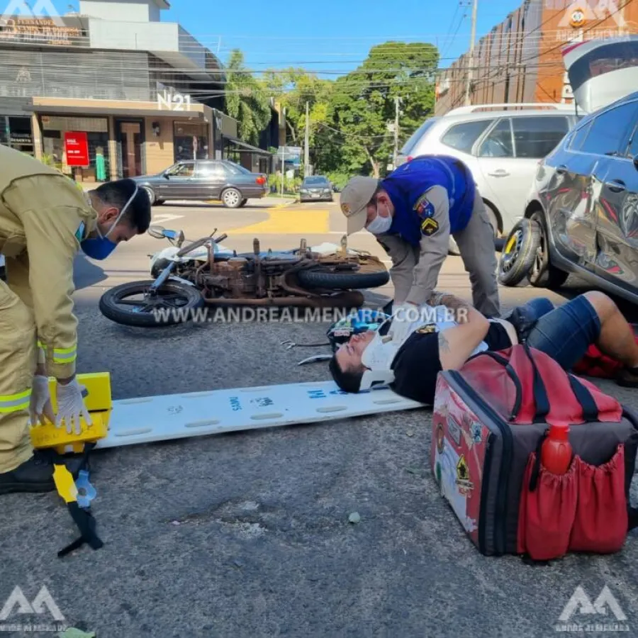 Motoboy sofre acidente após carro invadir preferencial