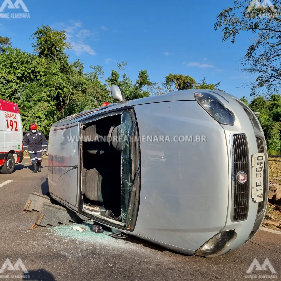 Motorista passa mal e tomba veículo na área central de Maringá.