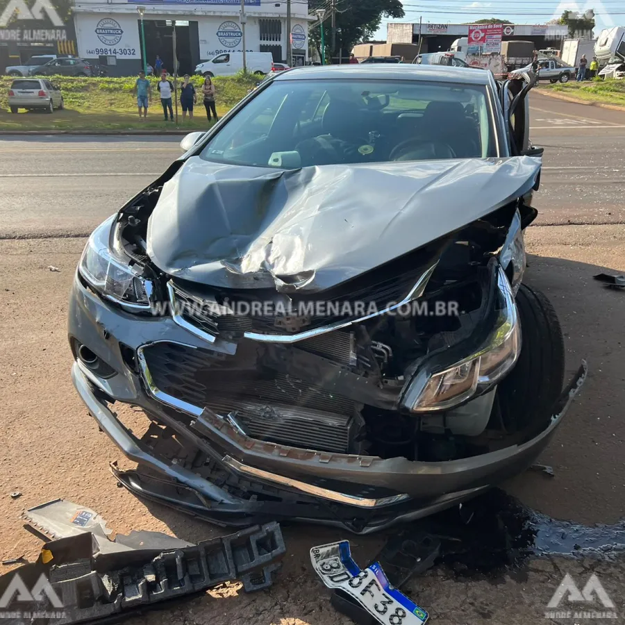 Duas pessoas ficam feridas em acidente no Contorno Sul em Maringá.