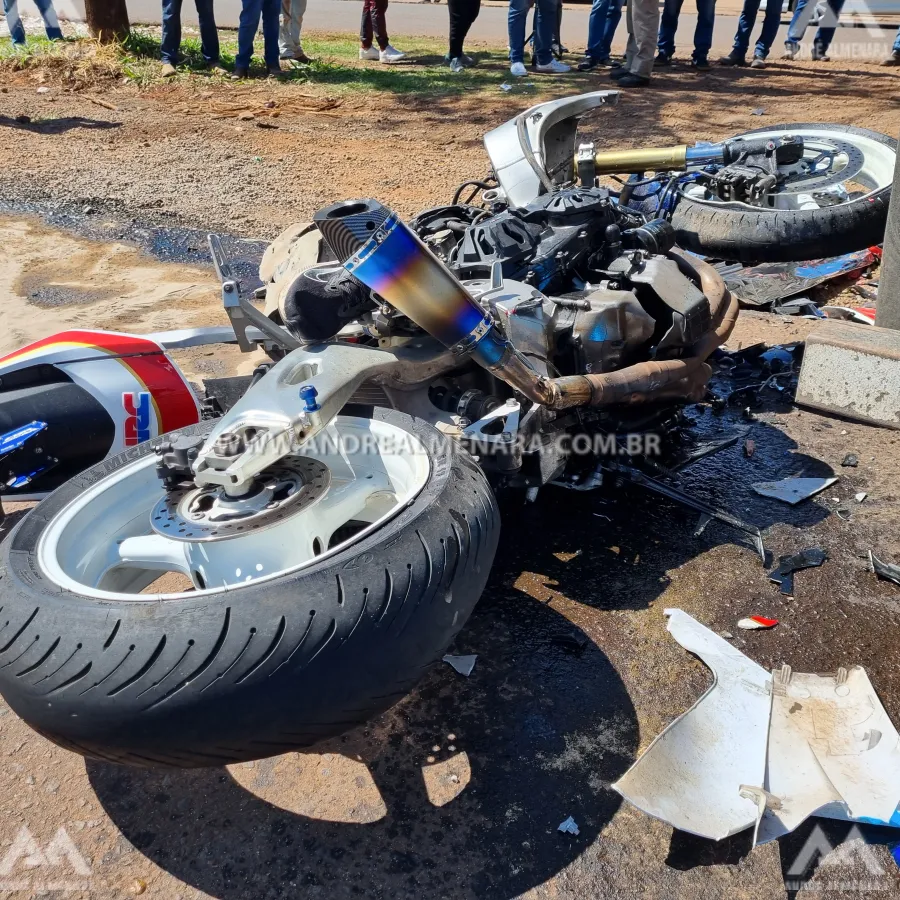 Alunos de Educação Física sofrem acidente gravíssimo na Avenida Morangueira em Maringá. Piloto da moto morre na hora.