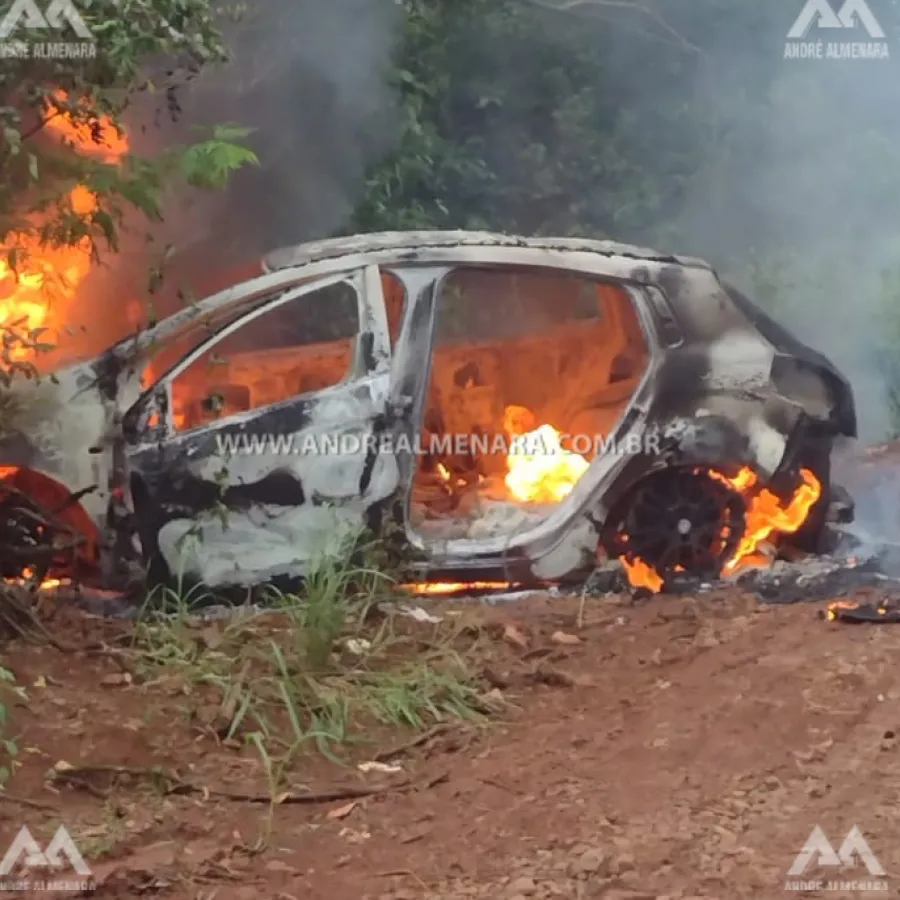 Carro furtado no Estado de São Paulo é encontrado incendiado em Sarandi