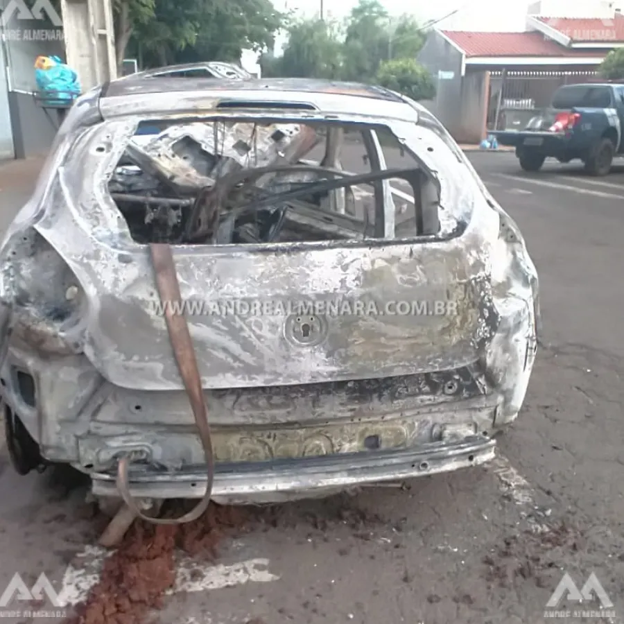 Carro furtado no Estado de São Paulo é encontrado incendiado em Sarandi