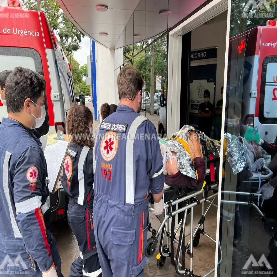 Idoso de 68 anos é entubado após ser atropelado por moto no centro de Maringá