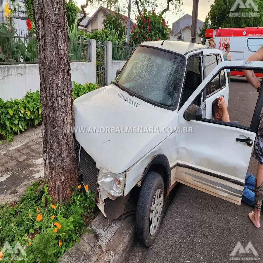Motociclista invade preferencial e acaba entubado ao sofrer acidente na zona 5 em Maringá.