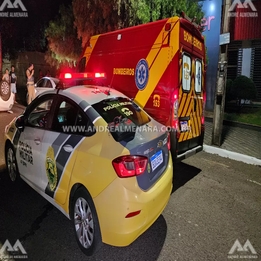 Mulher fica ferida ao capotar automóvel na Avenida Alziro Zarur em Maringá