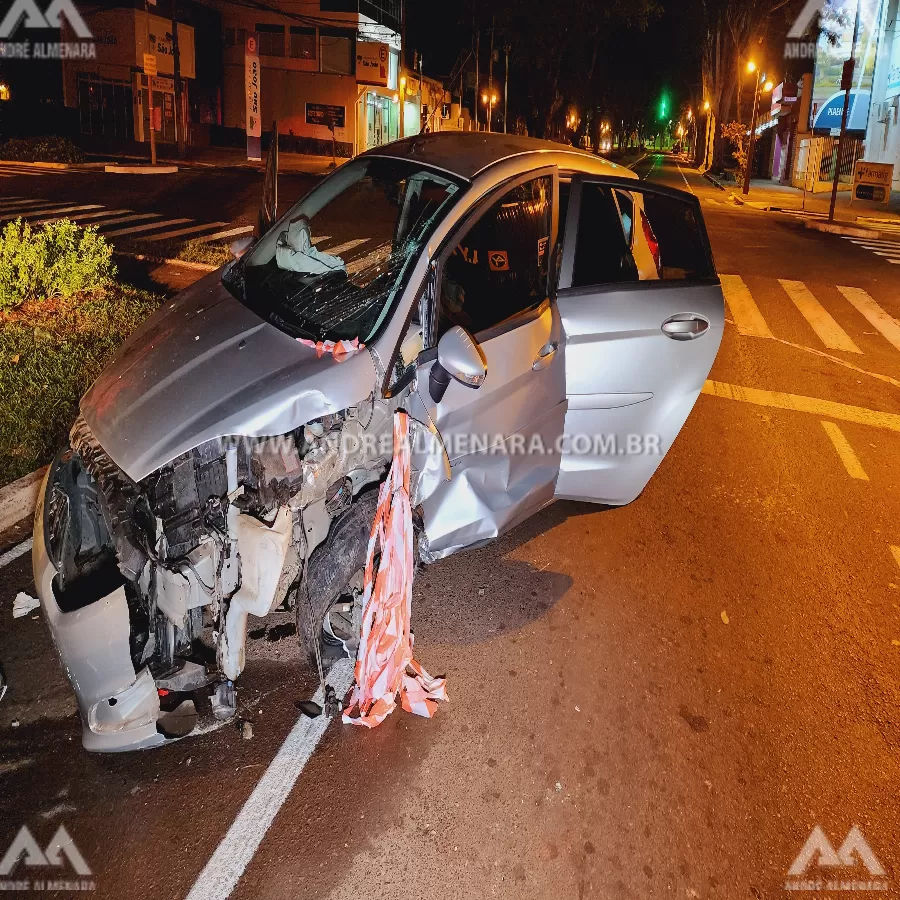 Mulher sofre acidente grave na Avenida Tiradentes em Maringá