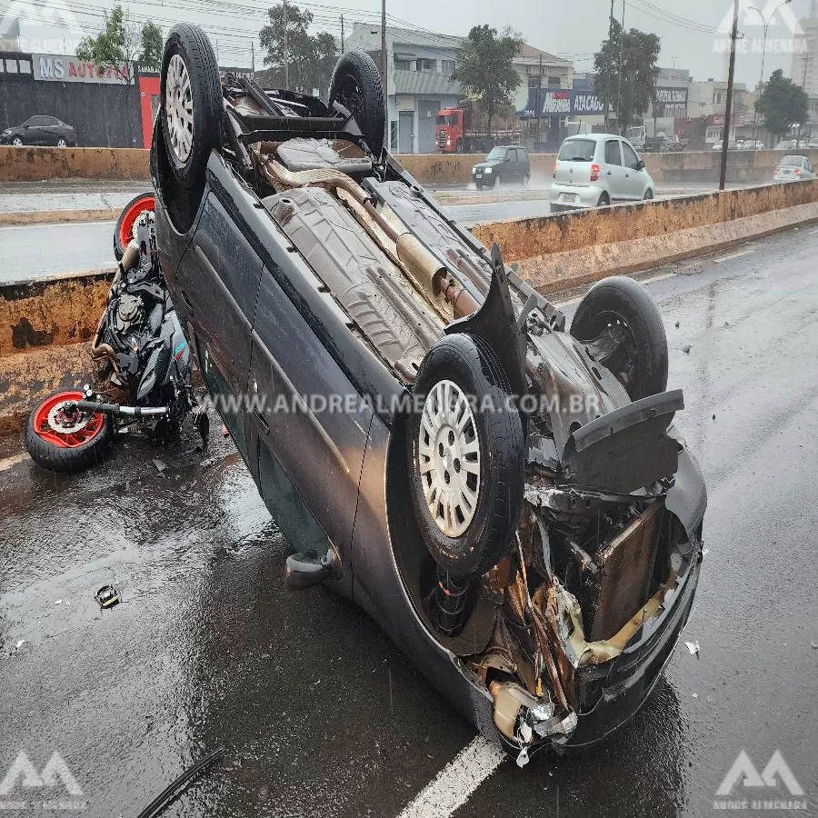 Duas pessoas ficam feridas em acidente na Avenida Colombo em Maringá