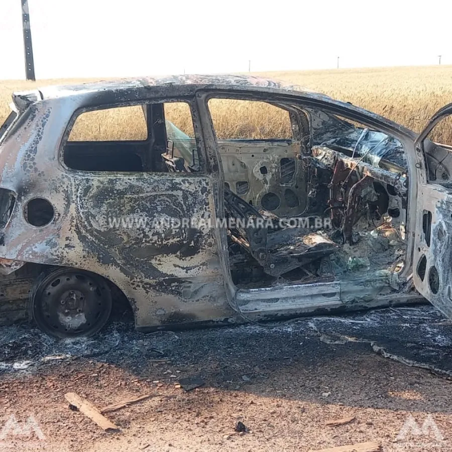 Carro encontrado incendiado em Sarandi pode ter sido usado em homicídio em Maringá