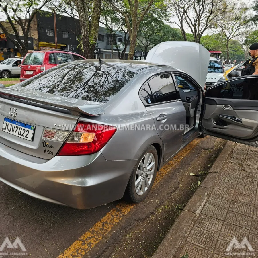 Casal ocupando carro roubado é detido pela Polícia Militar de Maringá