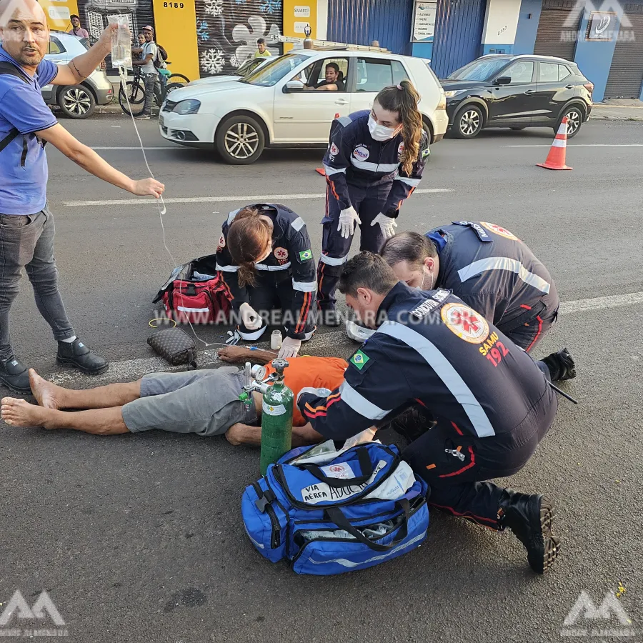 Senhor de 64 anos é entubado ao ser atropelado por moto na Avenida Colombo