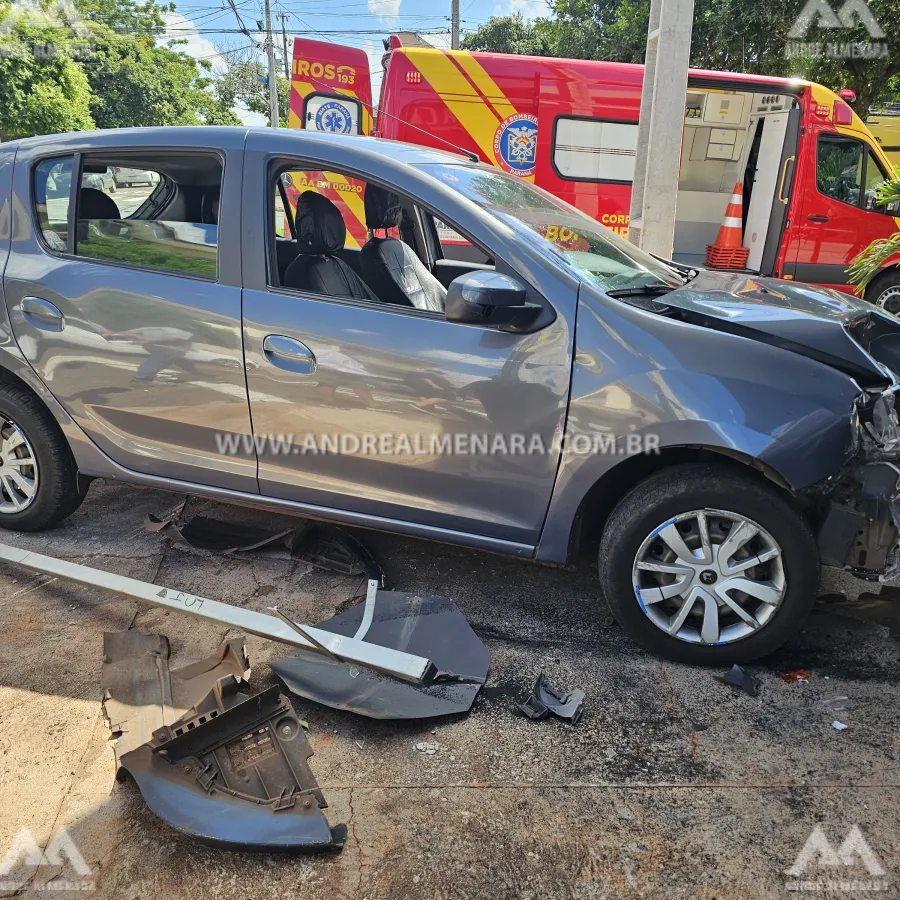 Motoboy sofre acidente gravíssimo após carro cruzar preferencial em Maringá