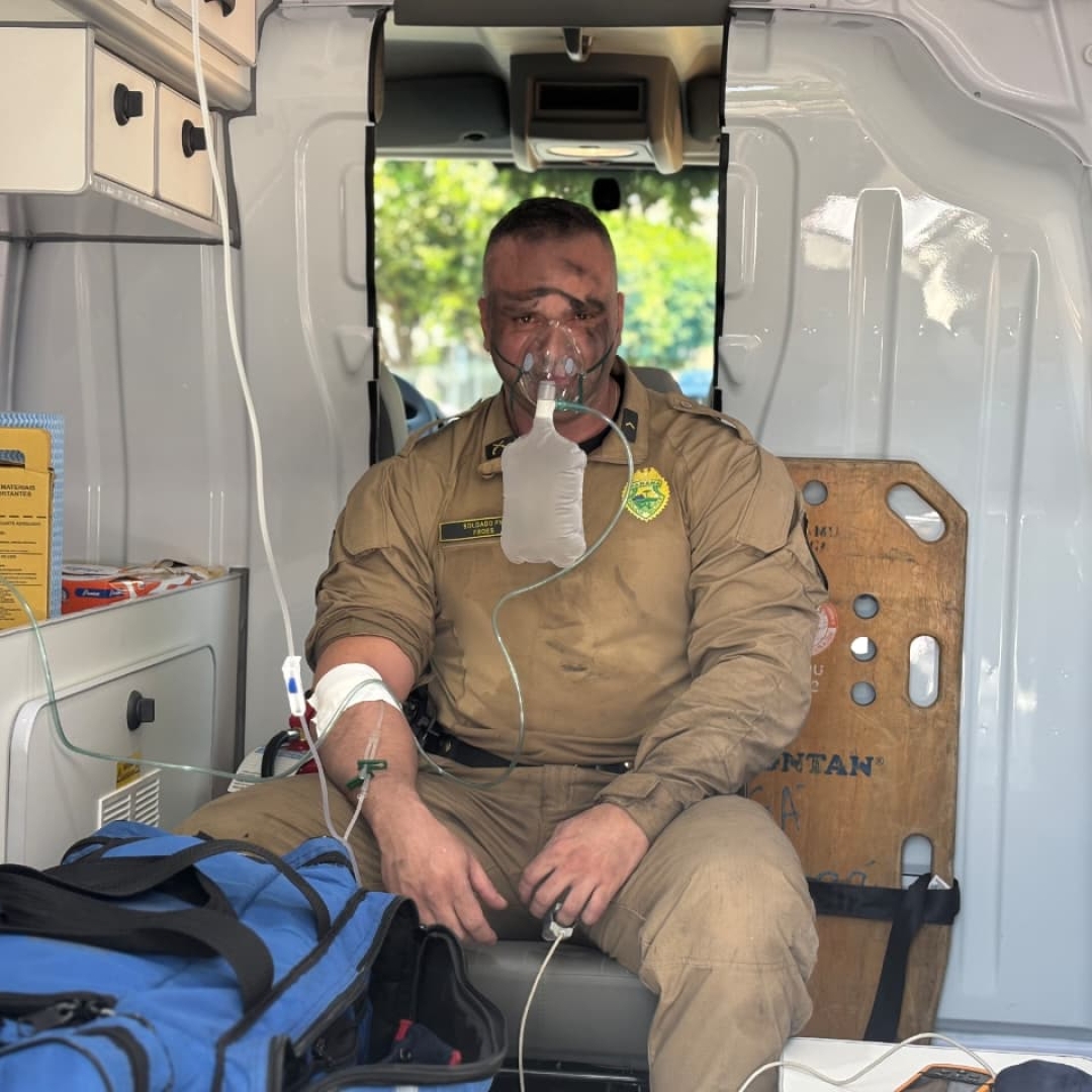 Policiais são socorridos após salvarem idosa e criança com síndrome de down de um incêndio