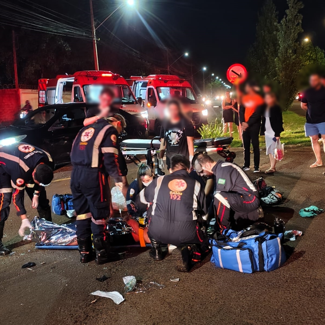 Casal fica gravemente ferido após sofrer acidente em avenida do Eurogarden