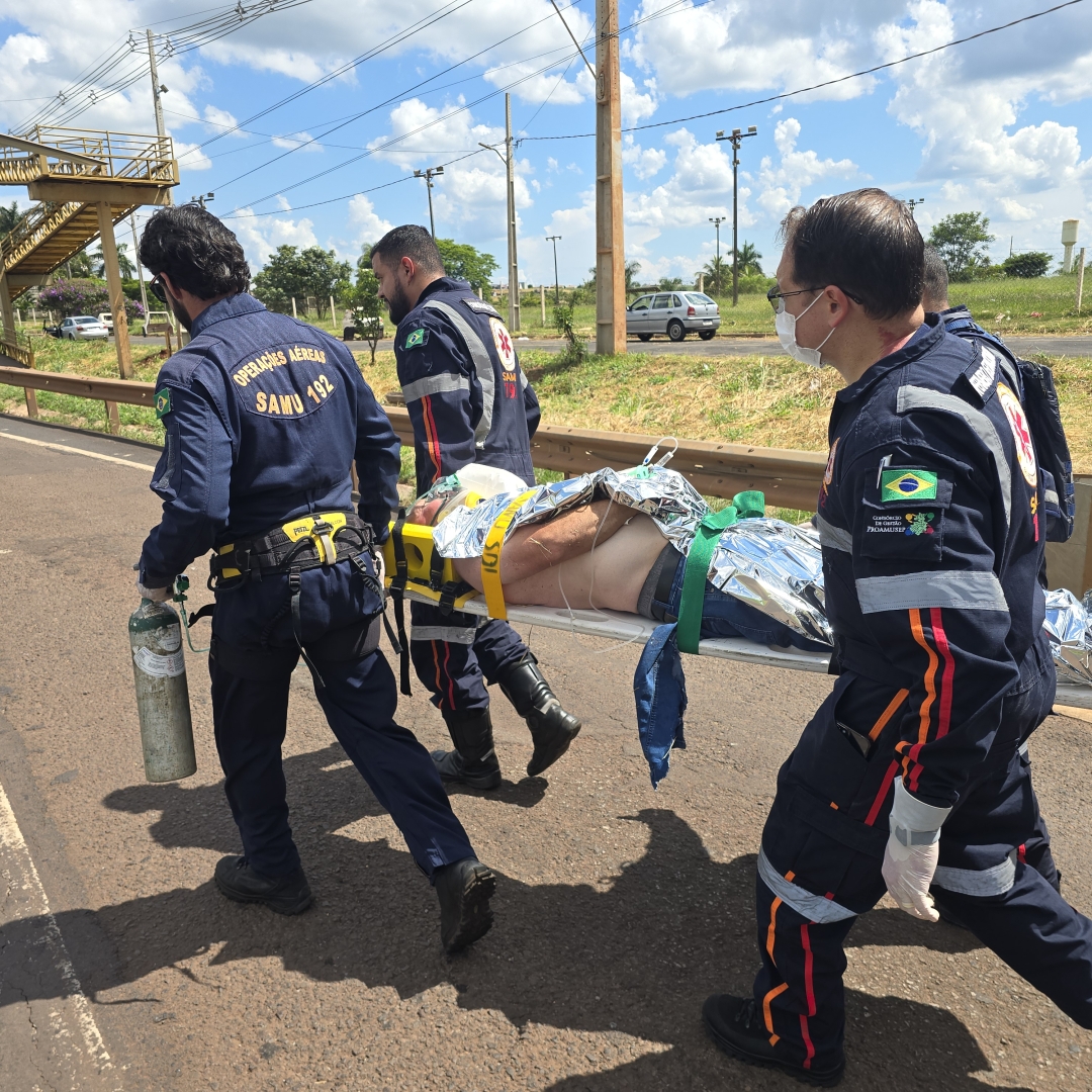 Acidente entre moto e bicicleta deixa dois homens feridos em Mandaguaçu