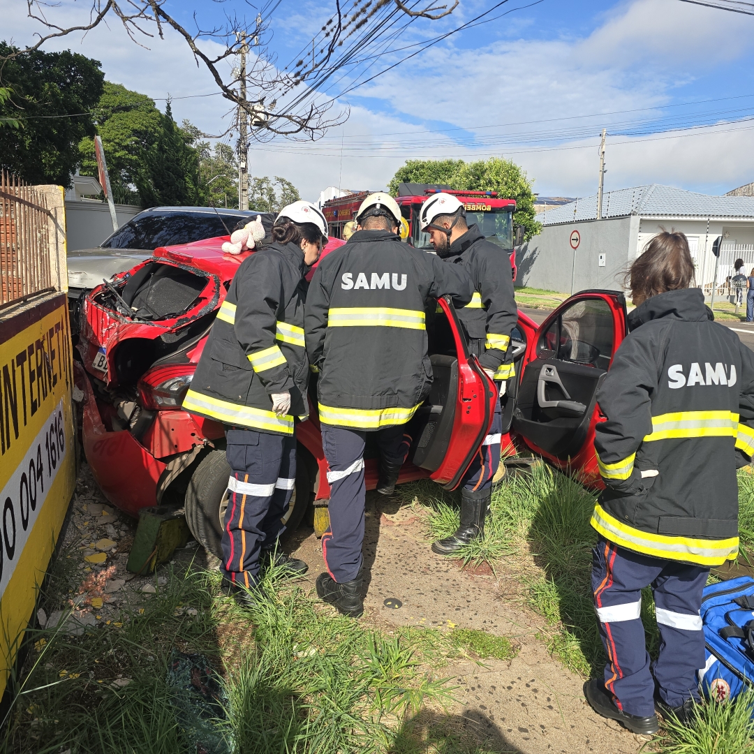 Gestante em trabalho de parto sofre acidente a caminho do hospital