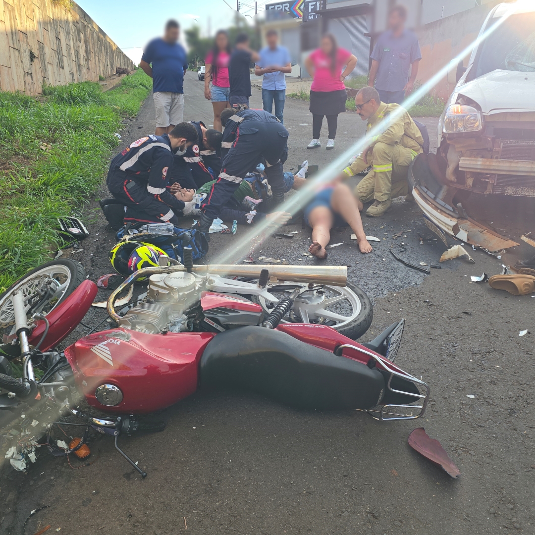 Colisão frontal deixa casal gravemente ferido no Jardim Paris 3