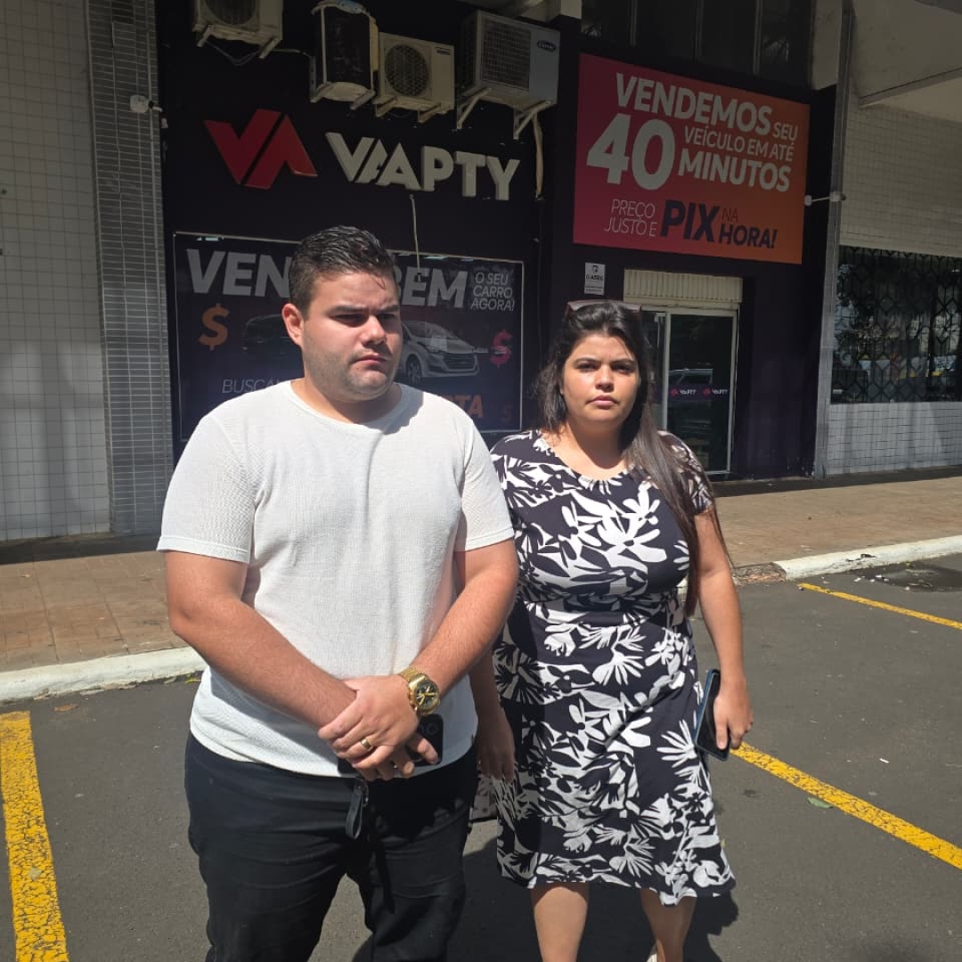 Clientes acusam empresa de estelionato após venda de veículos sem repasse de valores em Maringá