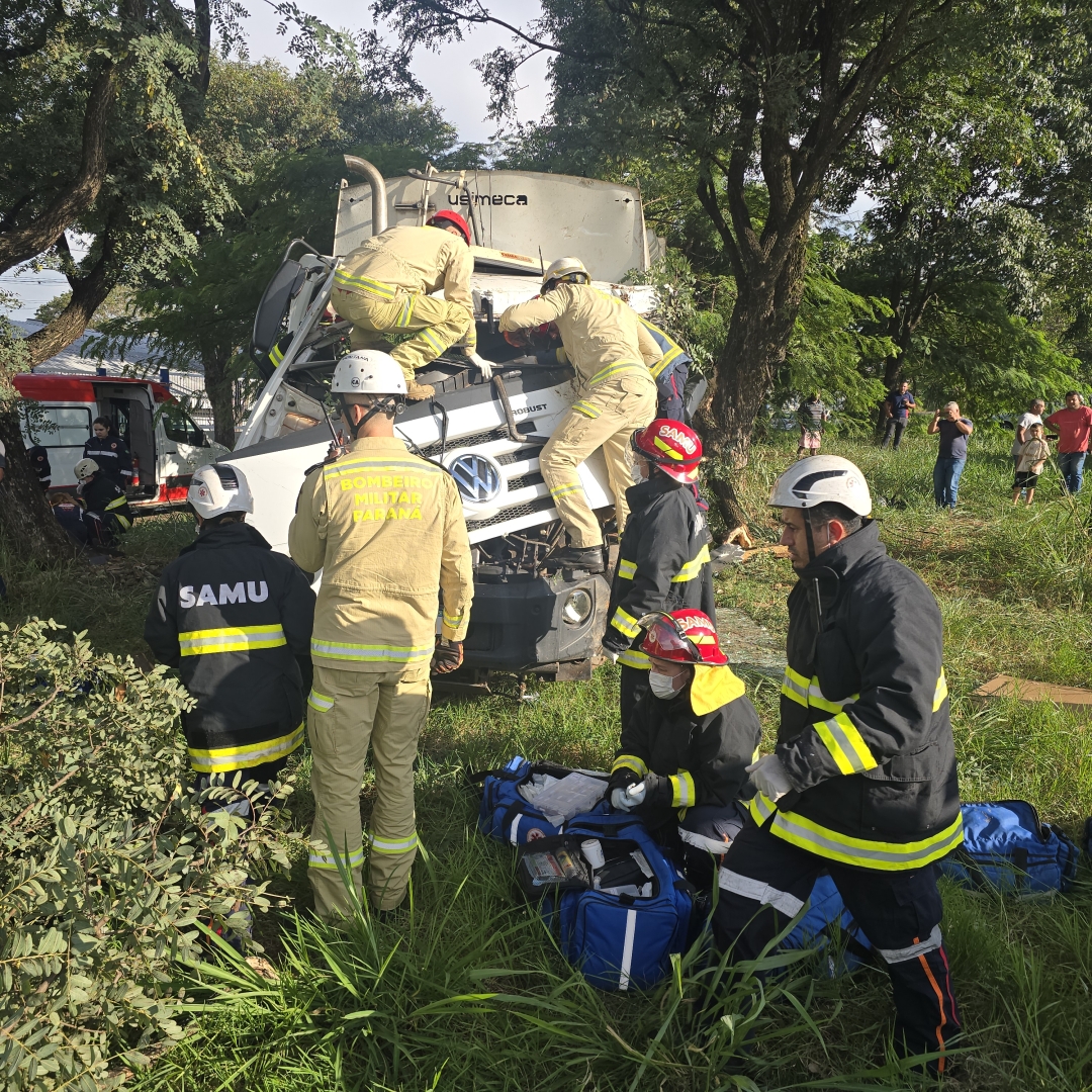 Ação rápida de socorristas do Samu com uso de torniquete foi decisiva para salvar vítima de acidente no Contorno Sul