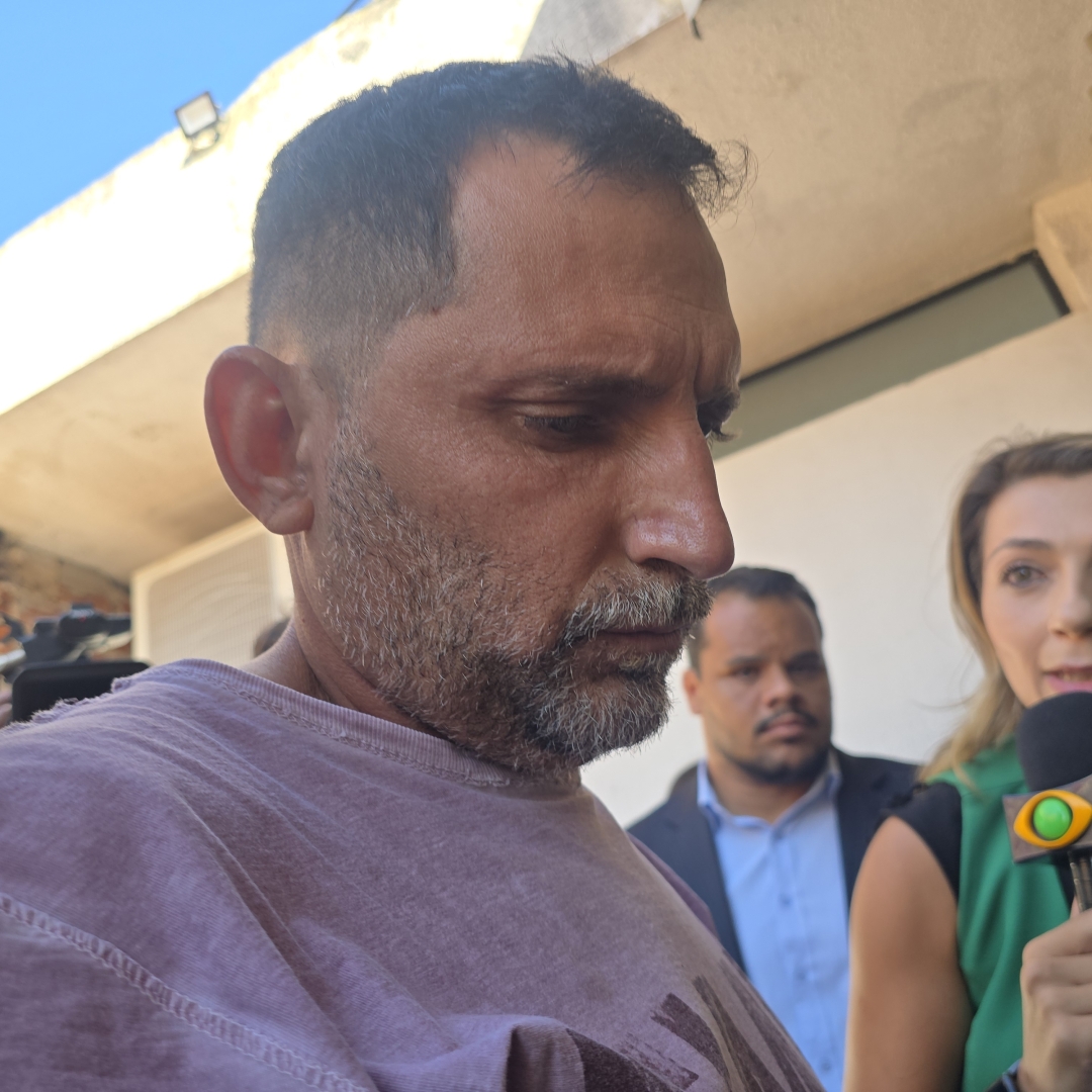 Suspeito de feminicídio permanece em silêncio durante depoimento e volta para a cadeia pública de Maringá