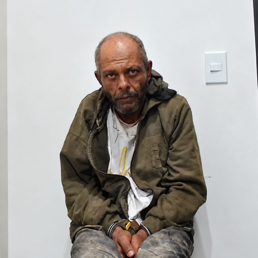 Homem que colocou companheira dentro de saco de cal e transportou em carriola tem prisão preventiva decretada em Sarandi