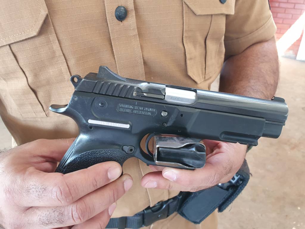 Homem com passagens pela polícia é preso com arma 9mm em Maringá