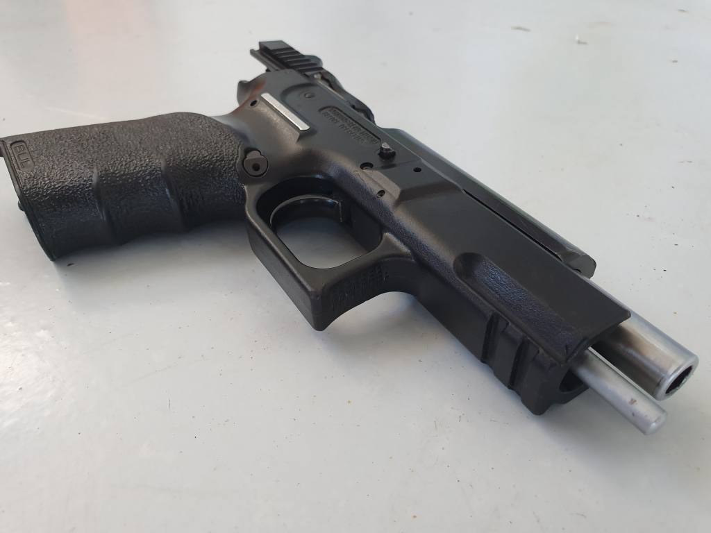 Homem com passagens pela polícia é preso com arma 9mm em Maringá