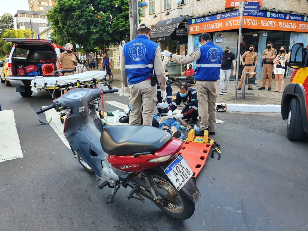 Motociclista de 30 anos é intubado após sofrer acidente no centro de Maringá